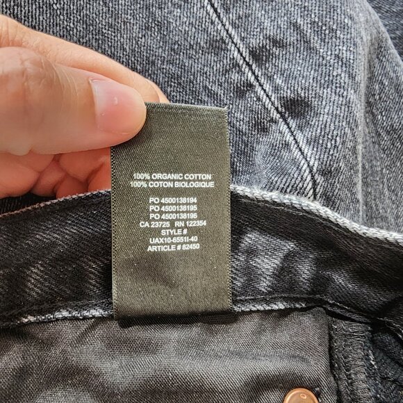 Aritzia Denim Forum Patti Mid Rise Straight Black Jeans Distressed Sz 26 - Picture 8 of 8